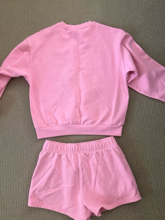 ALO Yoga Other - ALO Yoga Pink Sweatshirt and Shorts Set